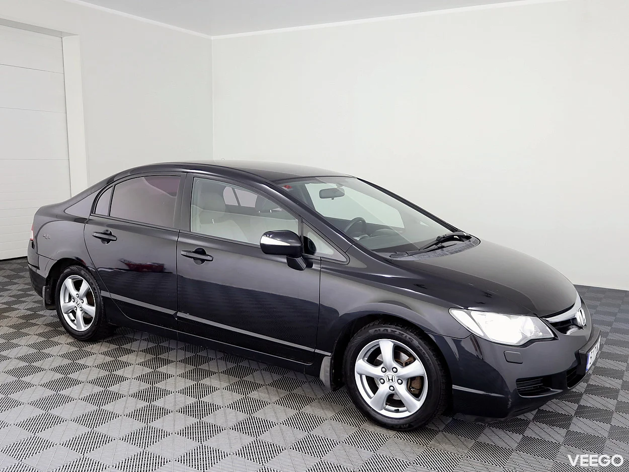 Honda Civic 1.8 104kW