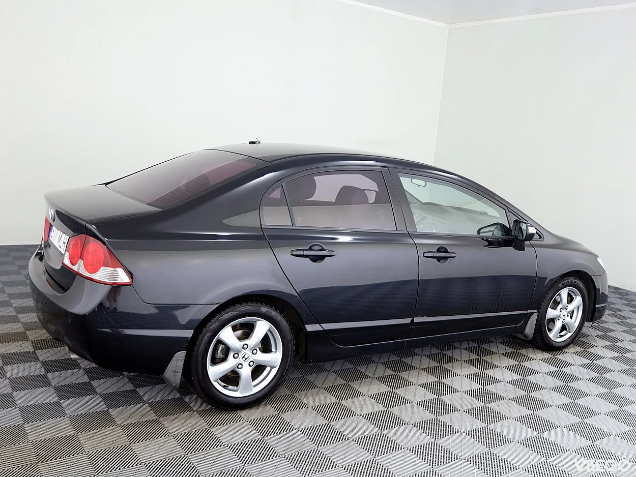 Honda Civic 1.8 104kW