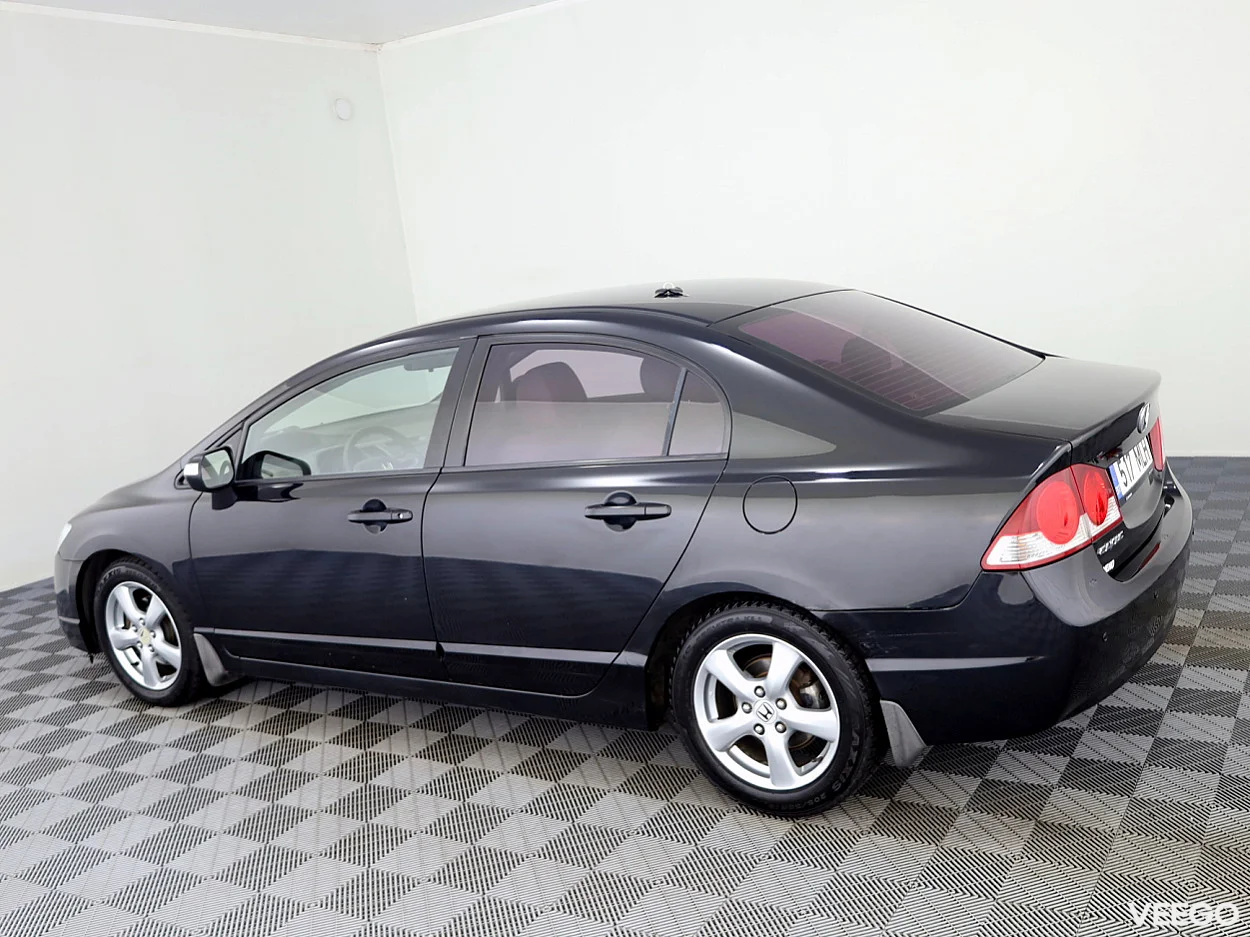 Honda Civic 1.8 104kW