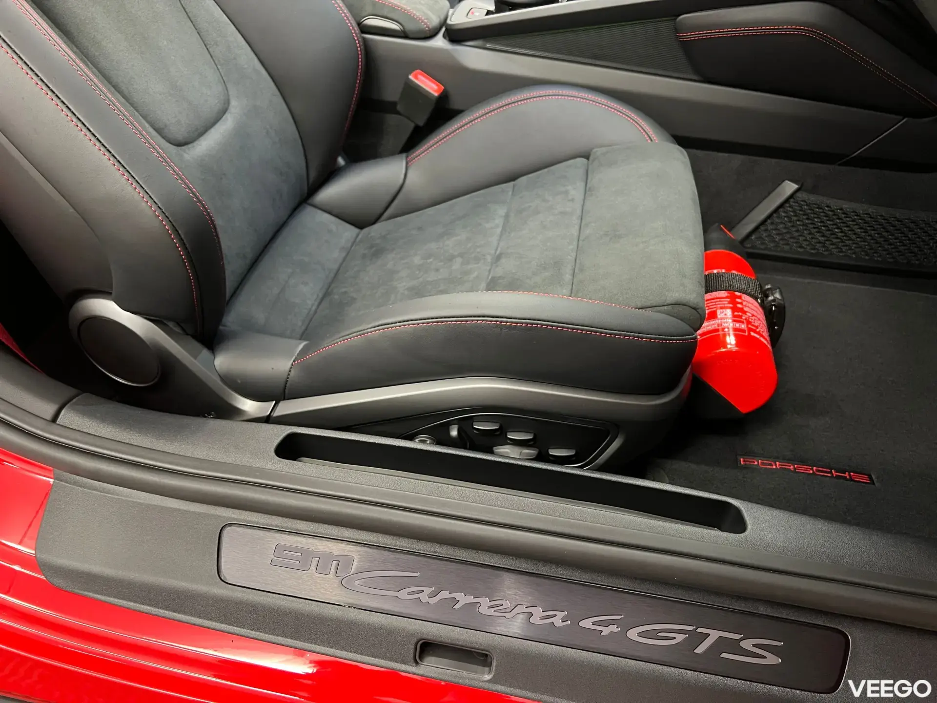 Porsche 911 CARRERA 4 GTS 353kW