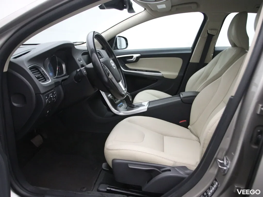 Volvo V60 2.4 208kW