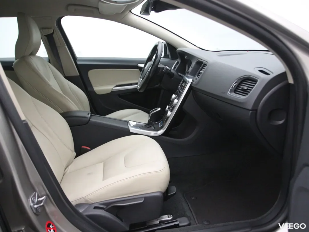 Volvo V60 2.4 208kW