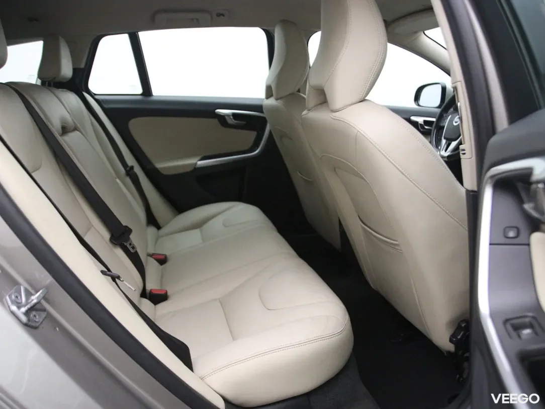 Volvo V60 2.4 208kW