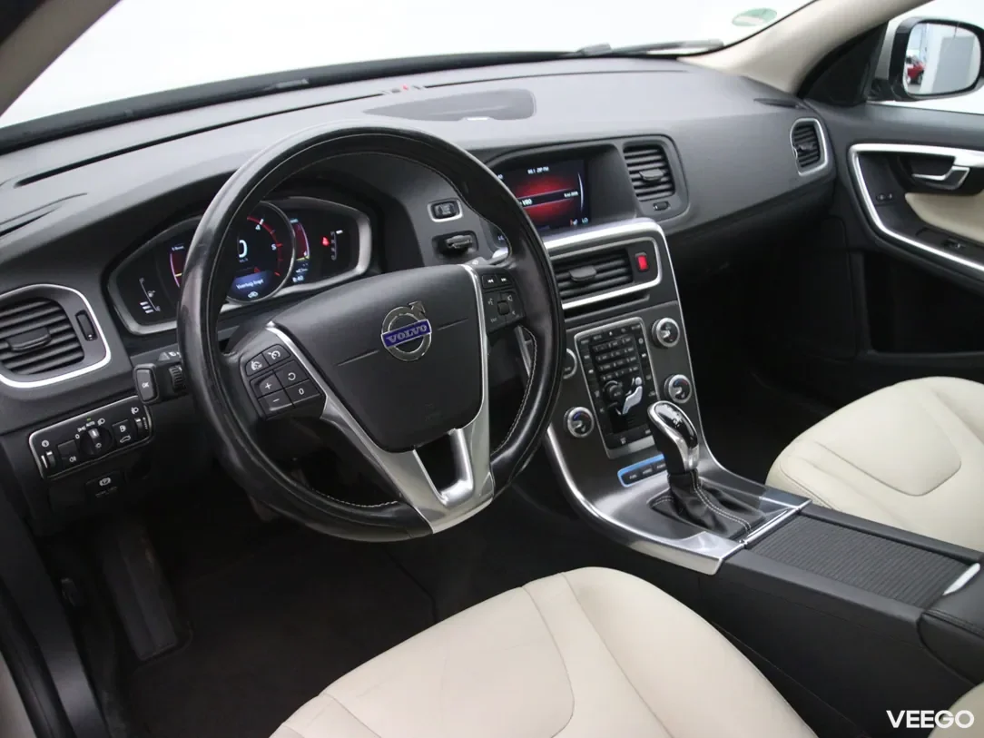 Volvo V60 2.4 208kW