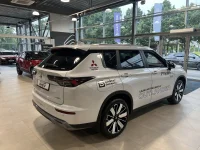 Mitsubishi Outlander 2.4 225kW thumbnail