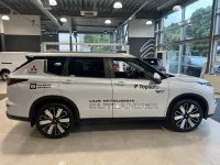 Mitsubishi Outlander 2.4 225kW thumbnail