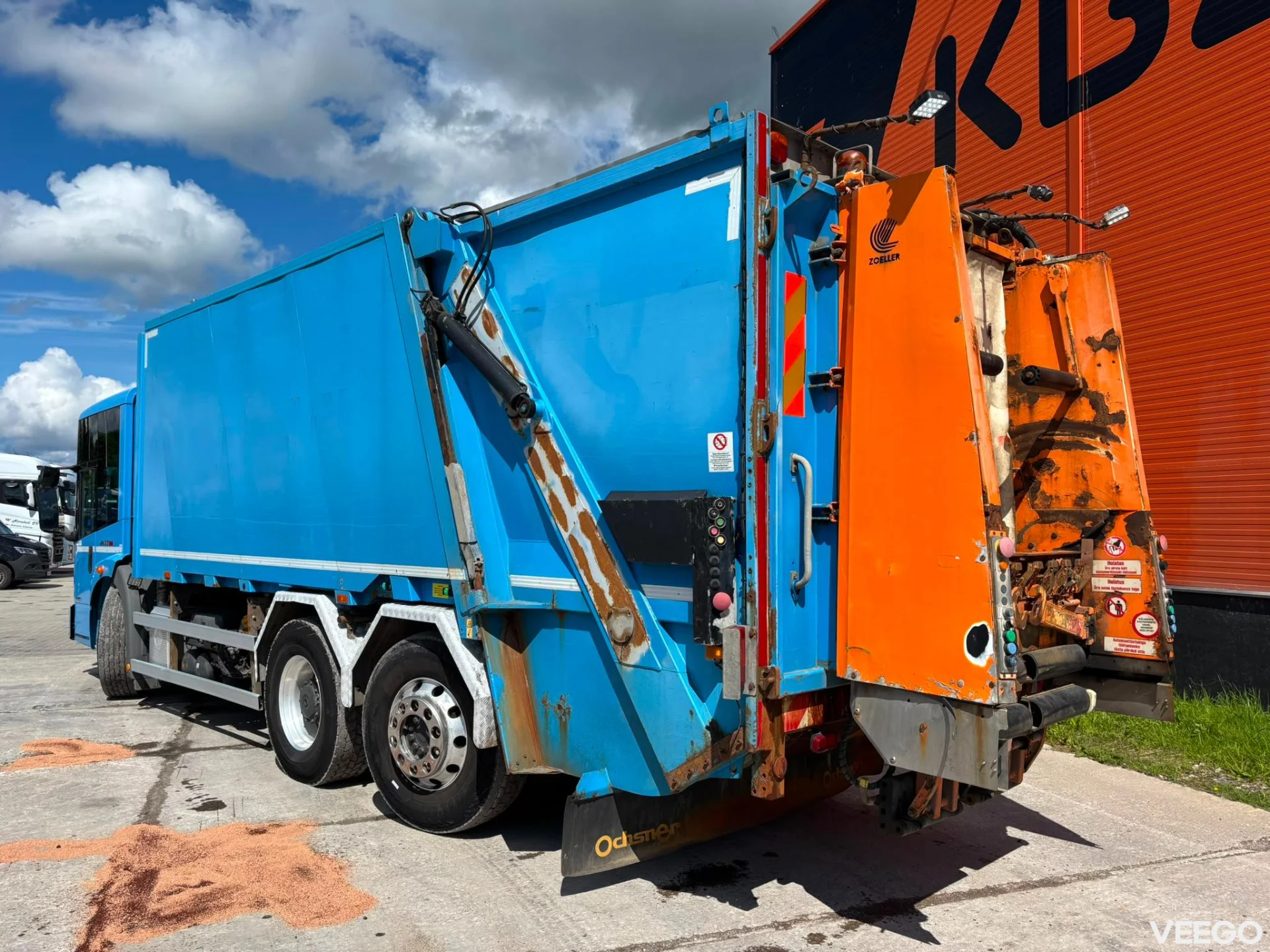 Mercedes-Benz ECONIC FAUN VARIOPRESS 522 330kW
