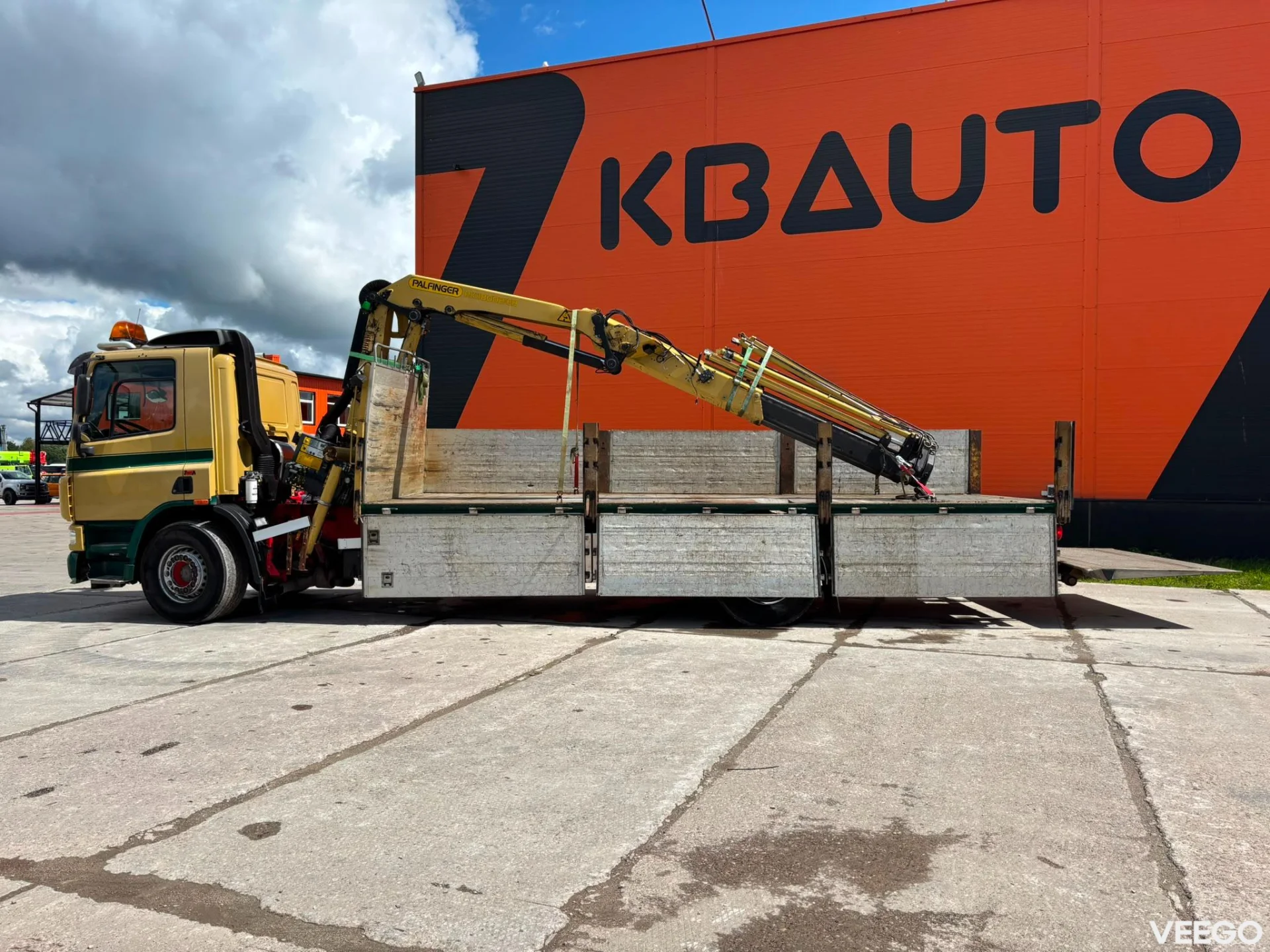 DAF CF CRANE DAMAGE ! / PK18002 / PLATFORM L=6928 mm 310kW