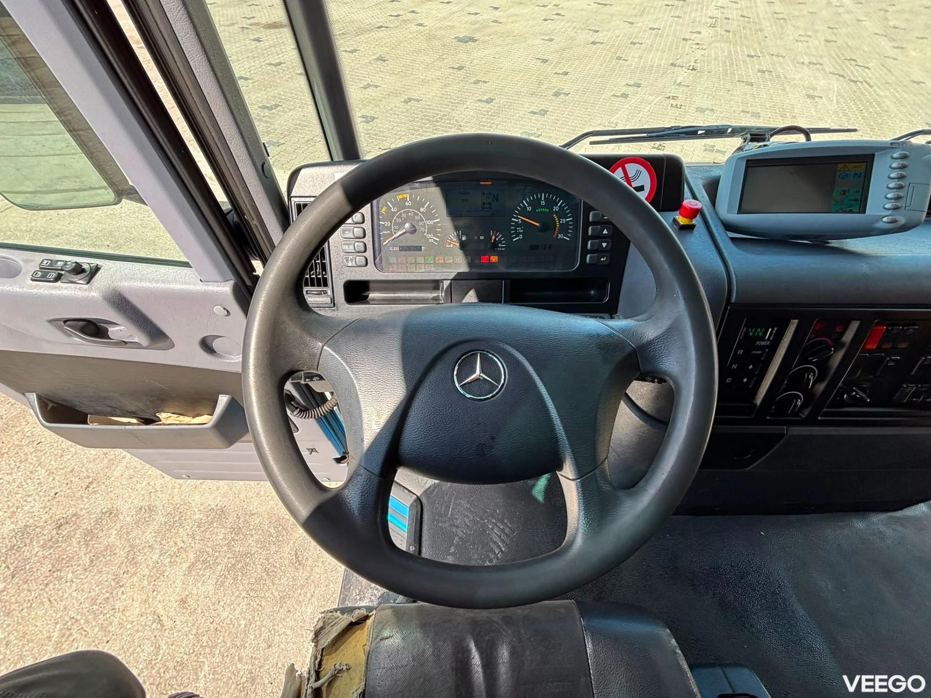 Mercedes-Benz ECONIC FAUN VARIOPRESS 522 330kW