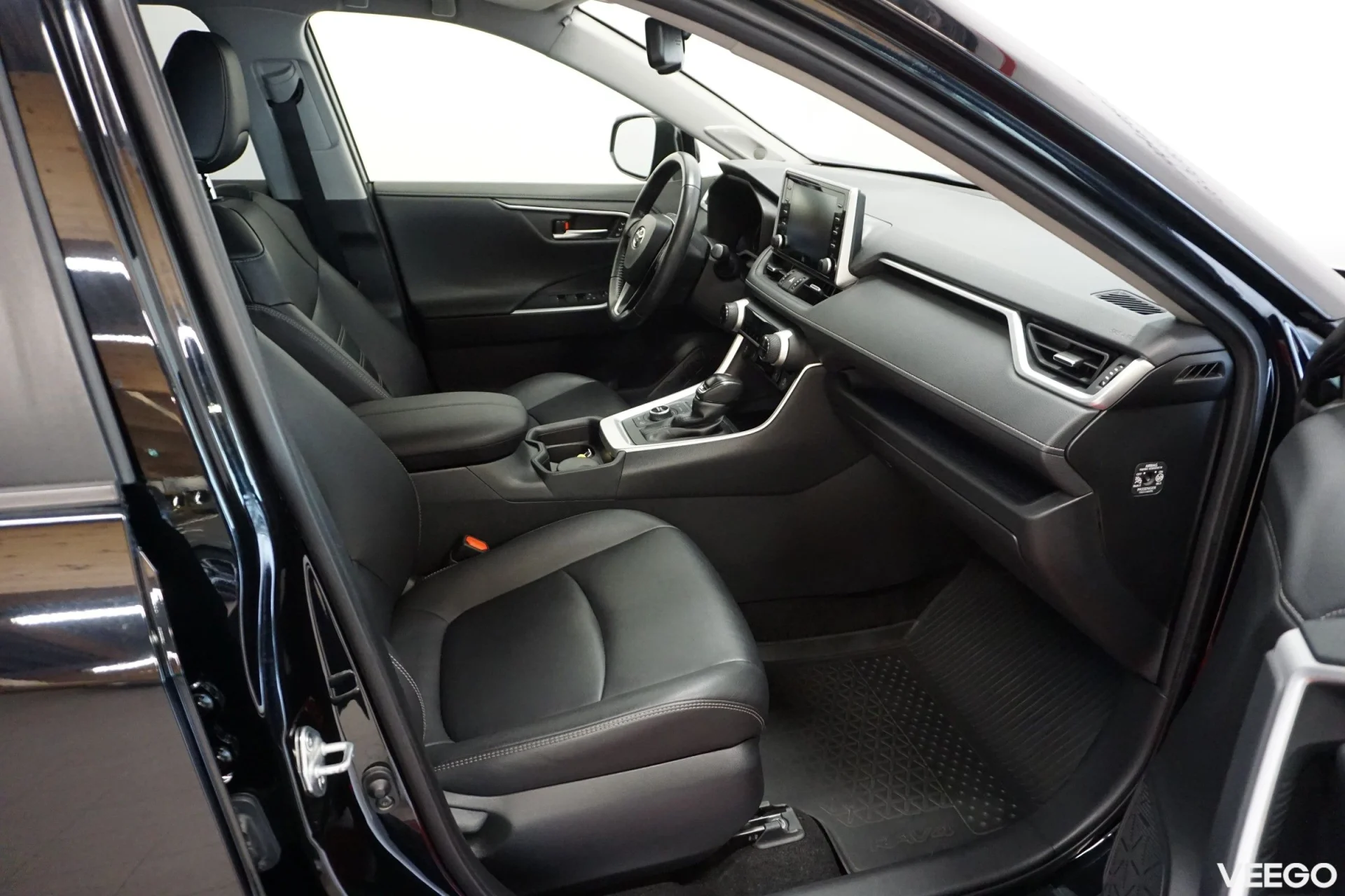 Toyota RAV4 Premium + Technology Pakett 2 129kW