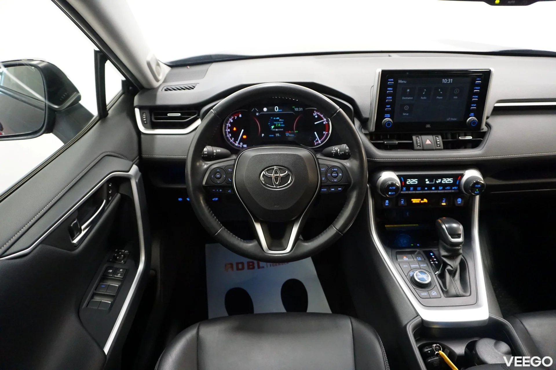 Toyota RAV4 Premium + Technology Pakett 2 129kW