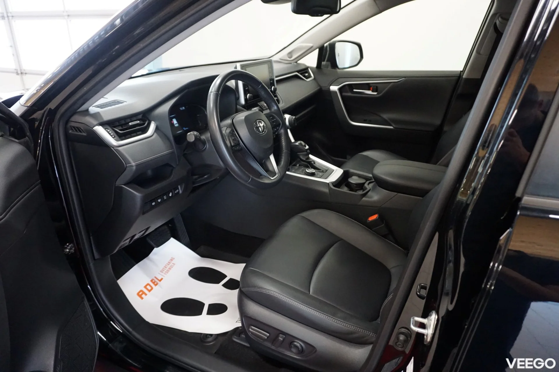 Toyota RAV4 Premium + Technology Pakett 2 129kW