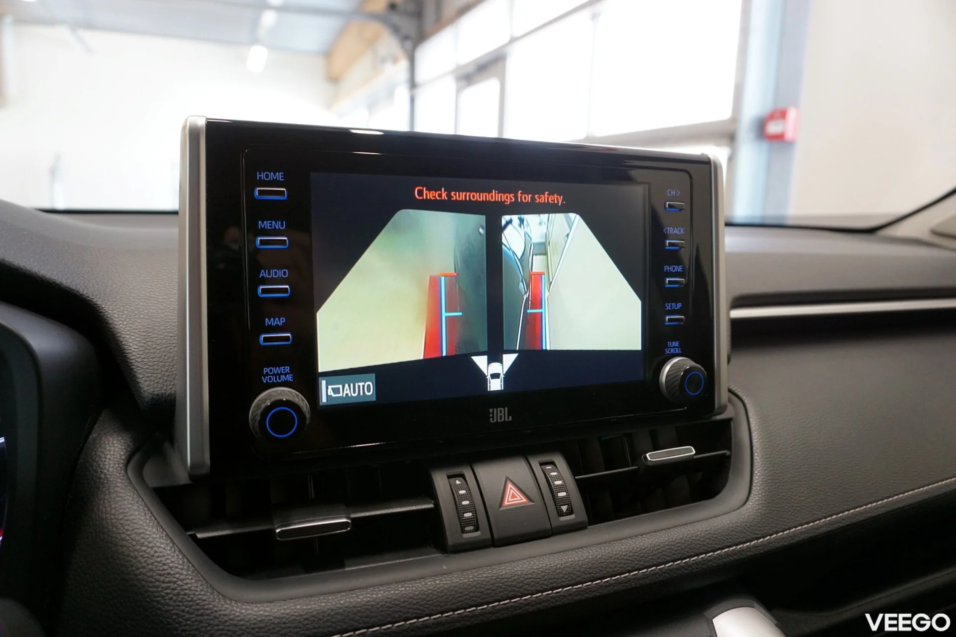 Toyota RAV4 Premium + Technology Pakett 2 129kW