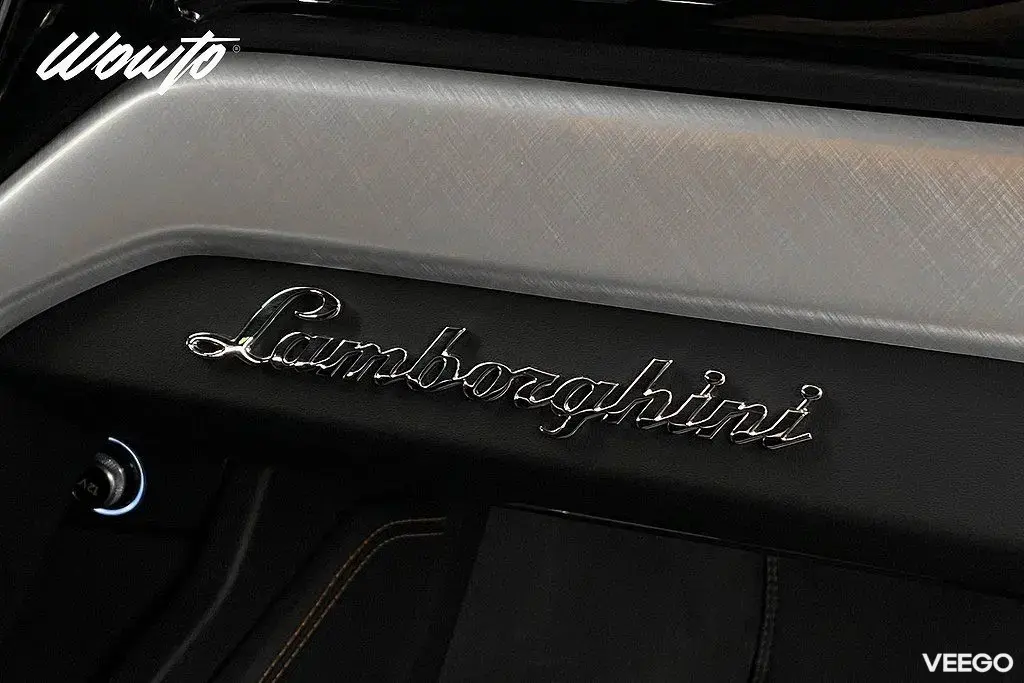 Lamborghini Urus 4.0 V8 / Pano / 360 / Svensksåld 478kW