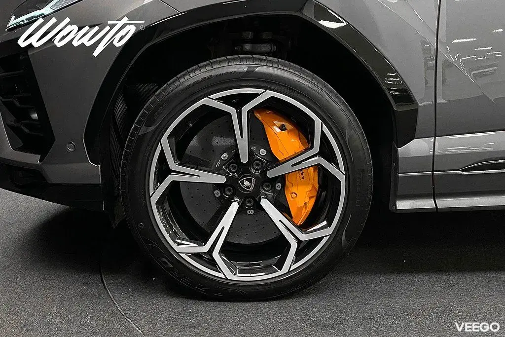 Lamborghini Urus 4.0 V8 / Pano / 360 / Svensksåld 478kW