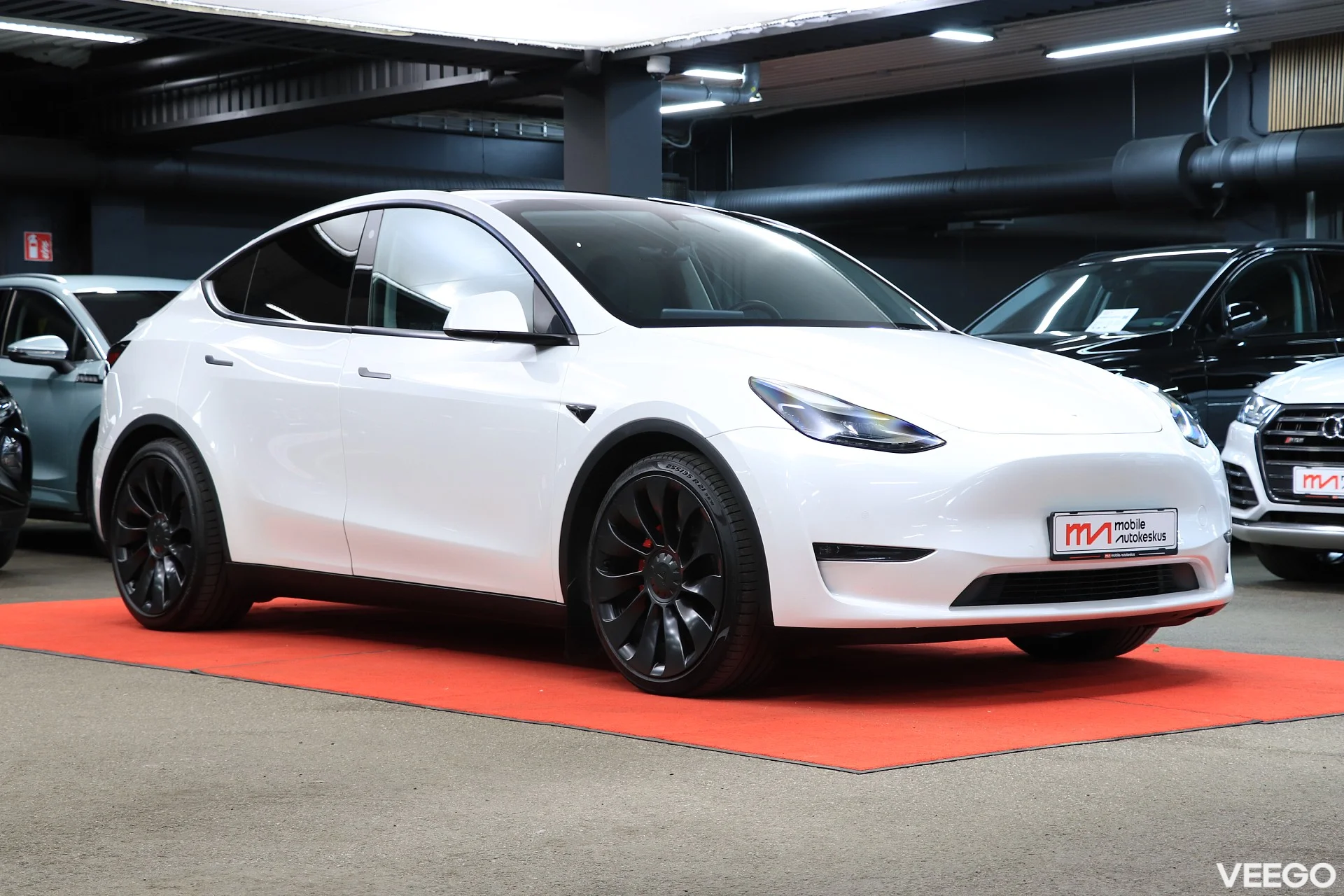 Tesla Model Y 0.0 393kW