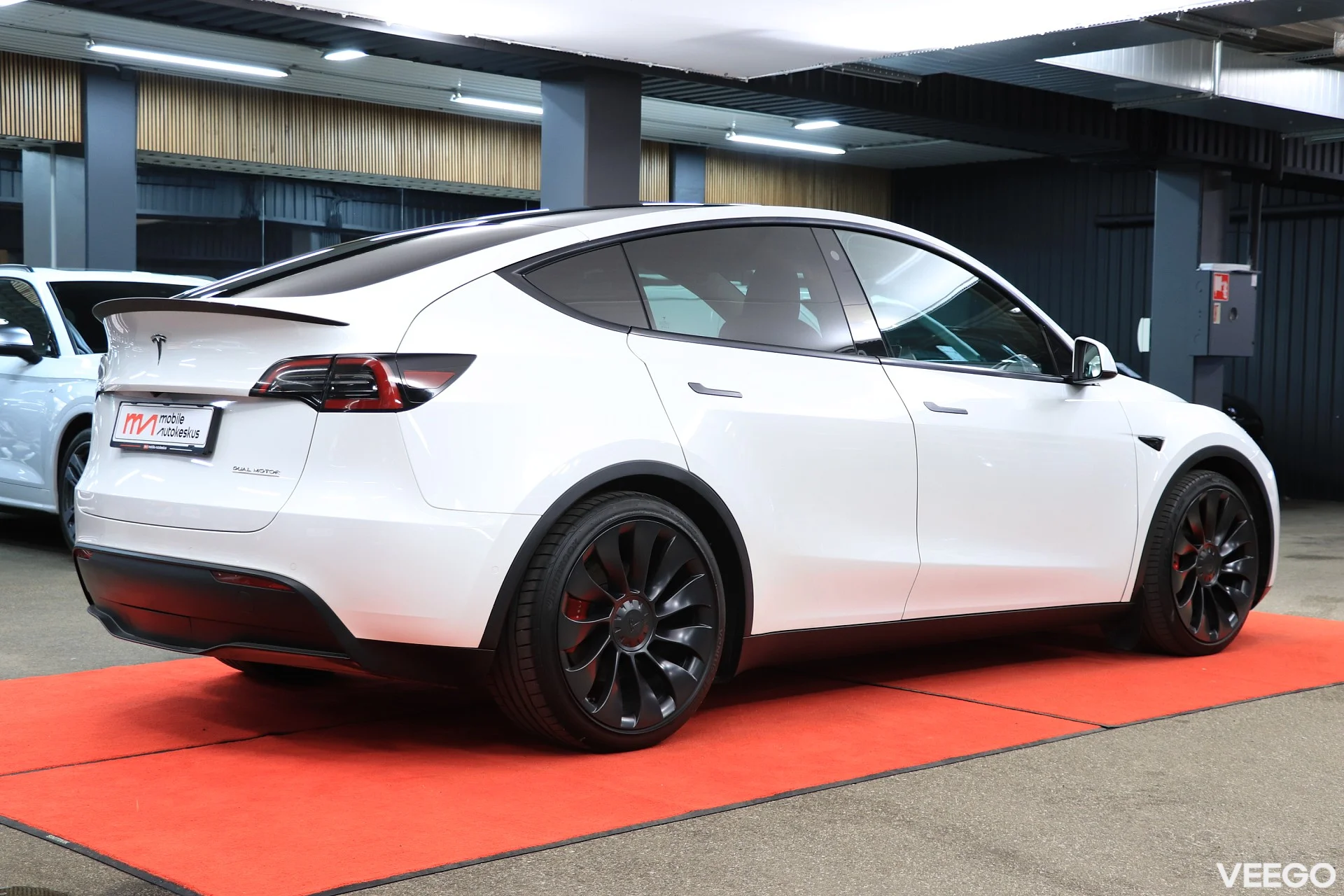 Tesla Model Y 0.0 393kW