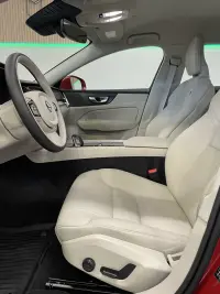 Volvo V60 B4 Core FWD 2 145kW thumbnail