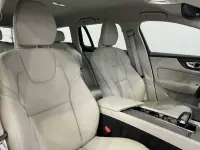 Volvo V60 B4 Core FWD 2 145kW thumbnail