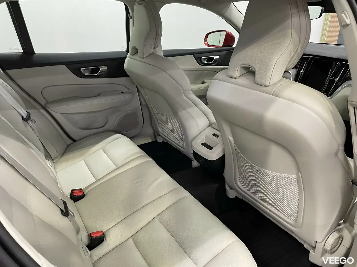 Volvo V60 B4 Core FWD 2 145kW