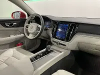 Volvo V60 B4 Core FWD 2 145kW thumbnail