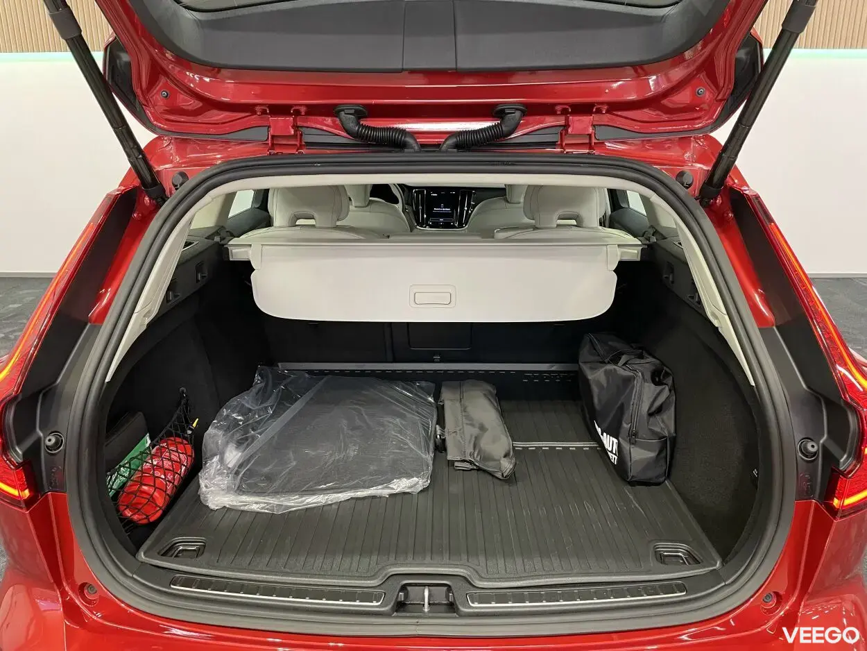 Volvo V60 B4 Core FWD 2 145kW