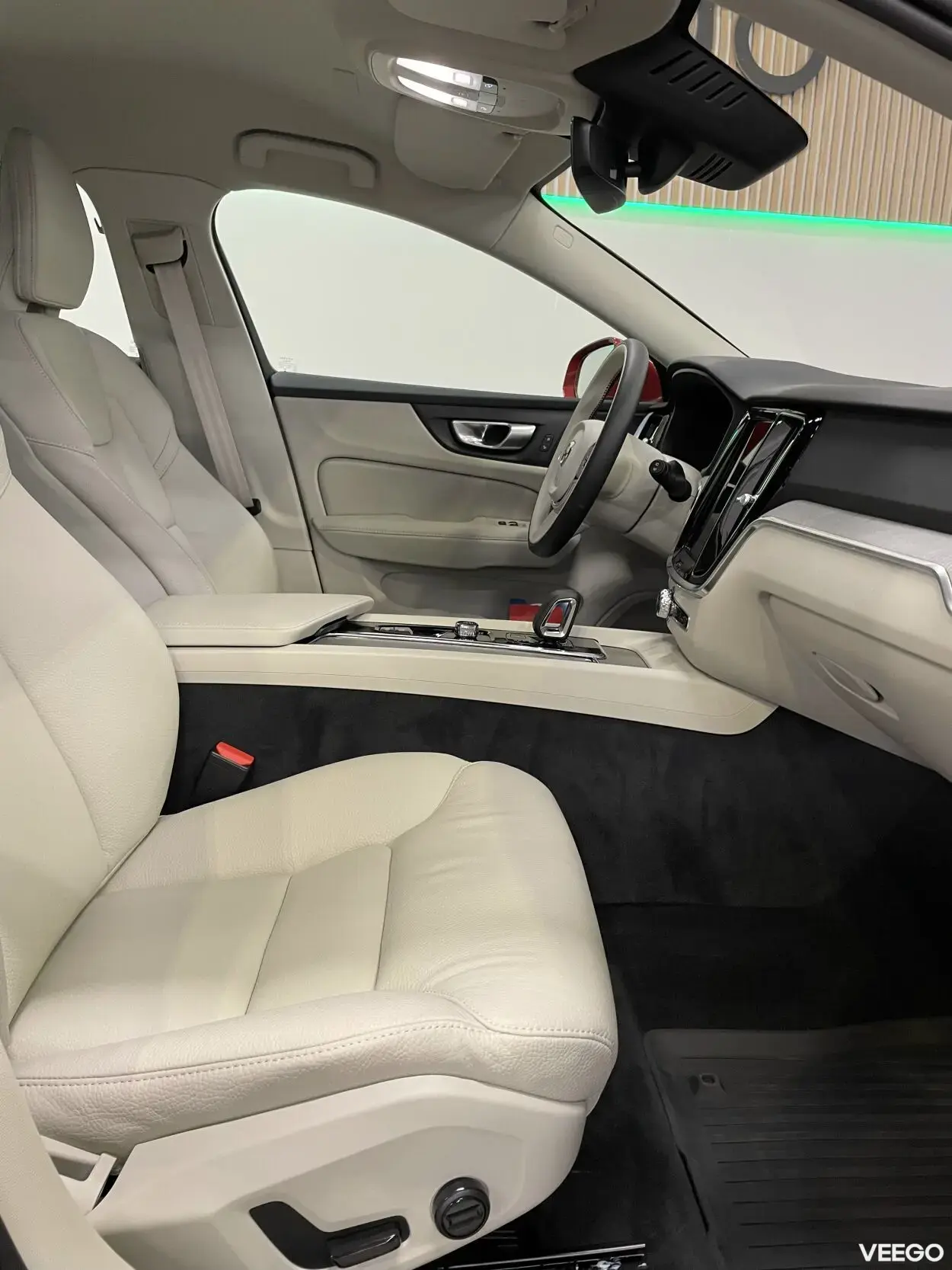 Volvo V60 B4 Core FWD 2 145kW