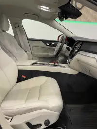 Volvo V60 B4 Core FWD 2 145kW thumbnail