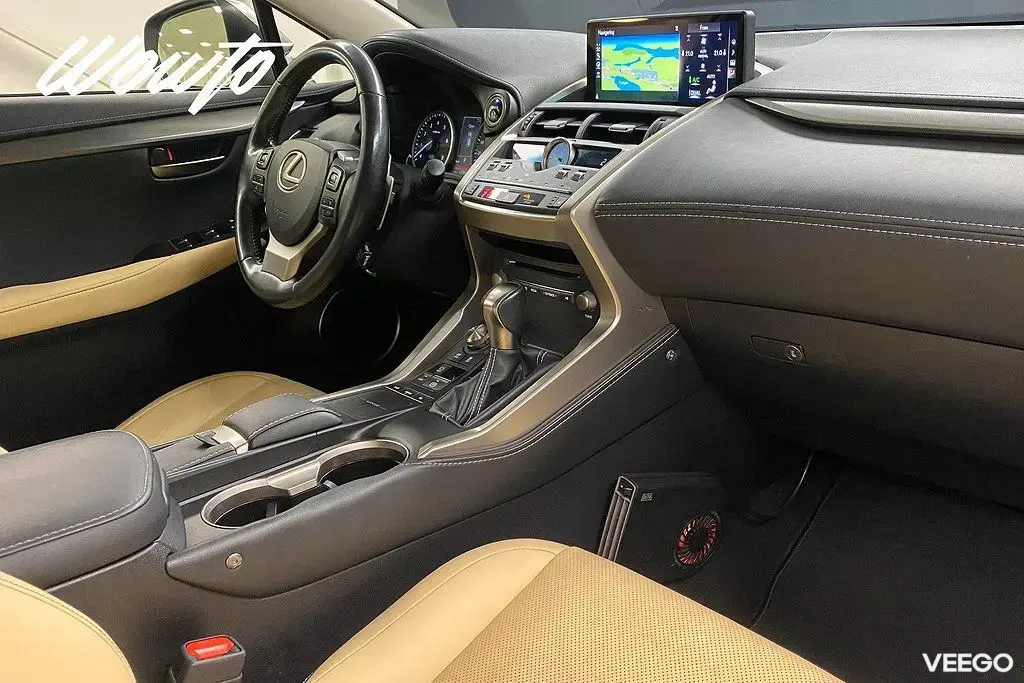 Lexus NX 200t 300h AWD 197HK/Executive/Drag/Värmare/Navi/4.95% 145kW