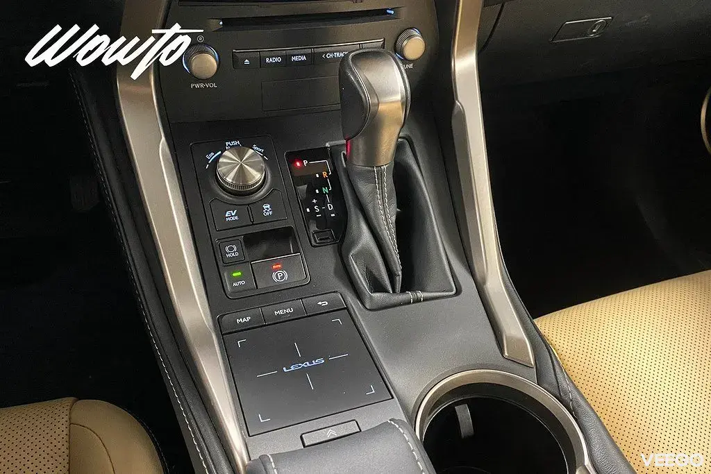 Lexus NX 200t 300h AWD 197HK/Executive/Drag/Värmare/Navi/4.95% 145kW