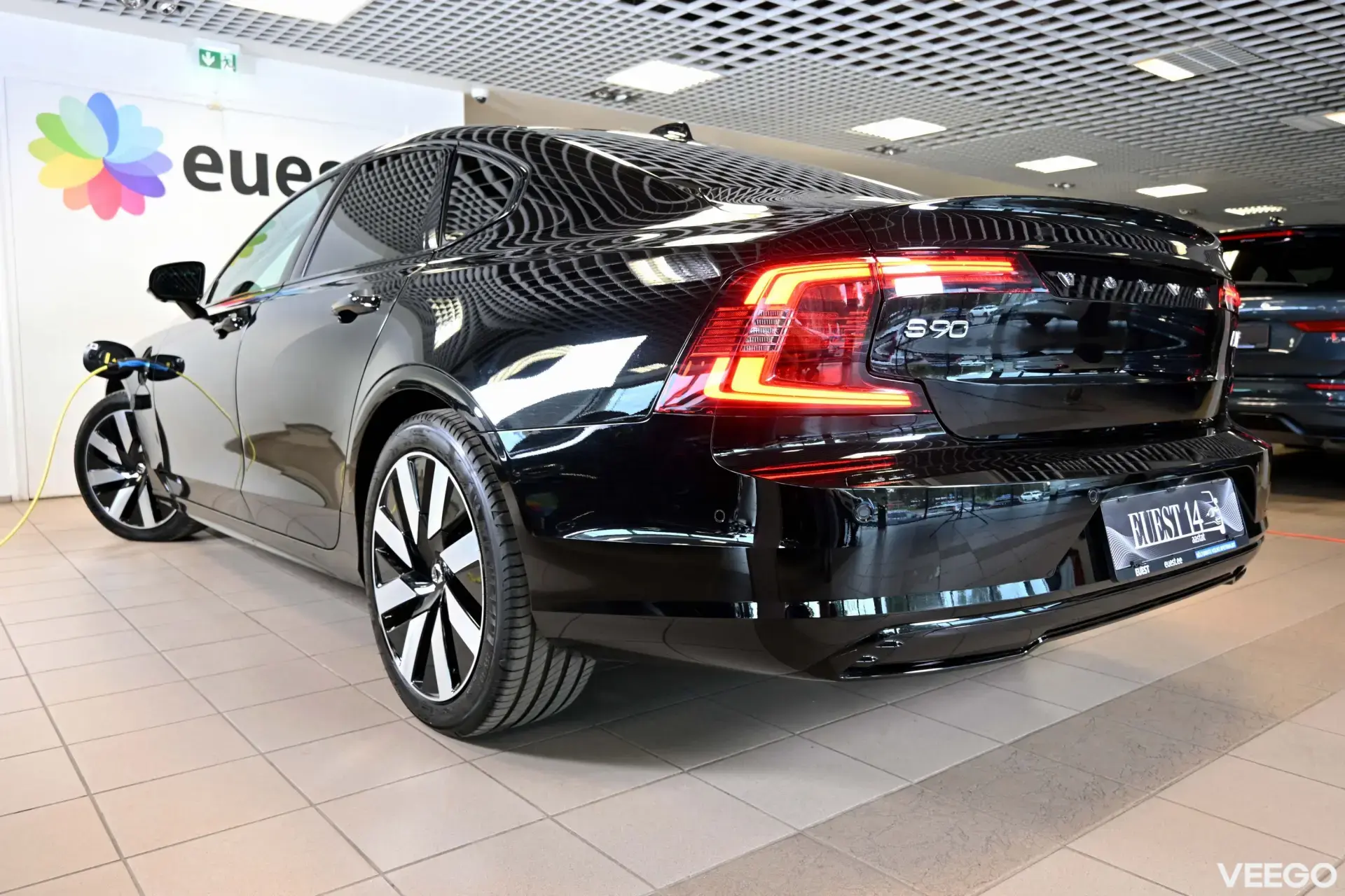 Volvo S90 T8 Twin Engine AWD ULTIMATE DARK XENIUM INTELLI FU 2 335kW