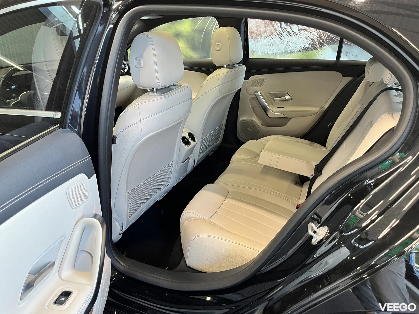 Mercedes-Benz A200 1.3 120kW