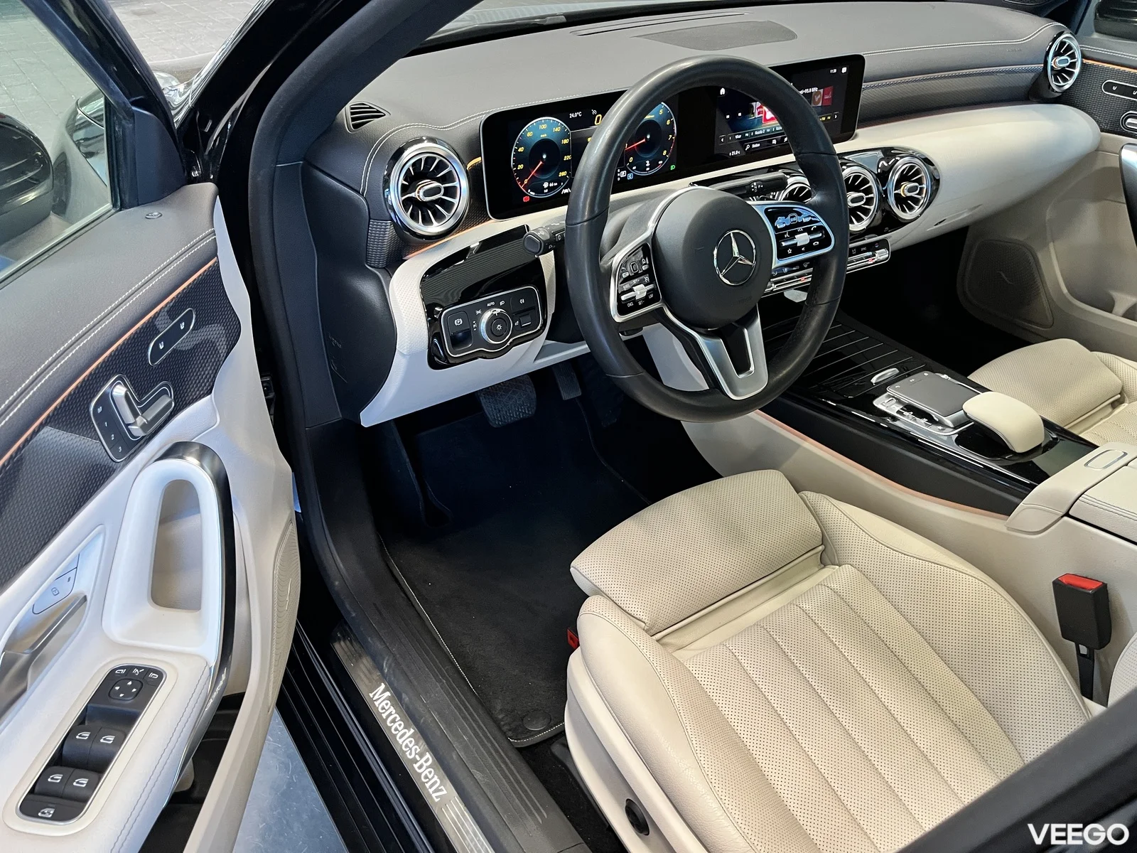 Mercedes-Benz A200 1.3 120kW