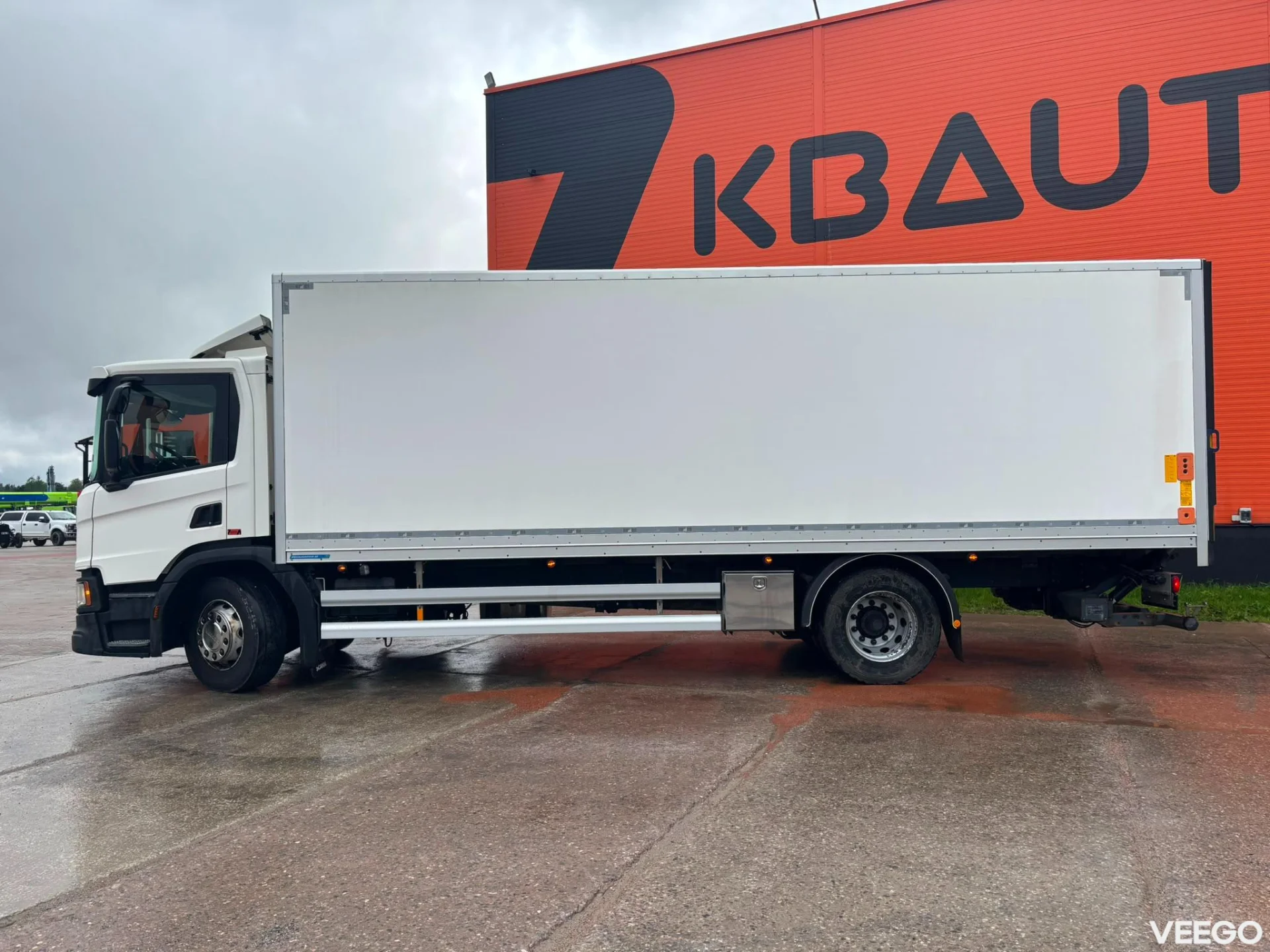 Scania P220 BOX L=7593 mm 220kW