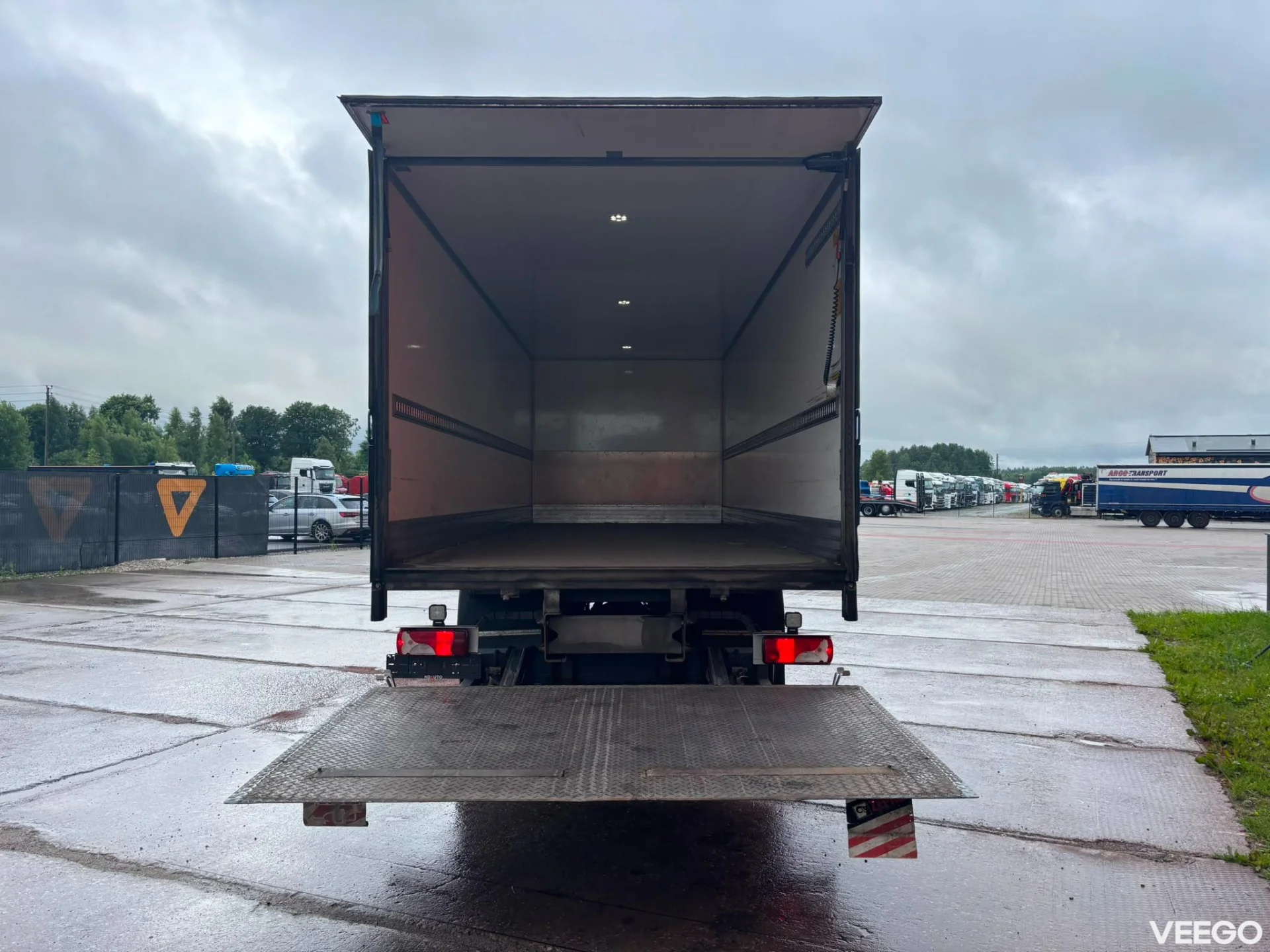 Scania P220 BOX L=7593 mm 220kW