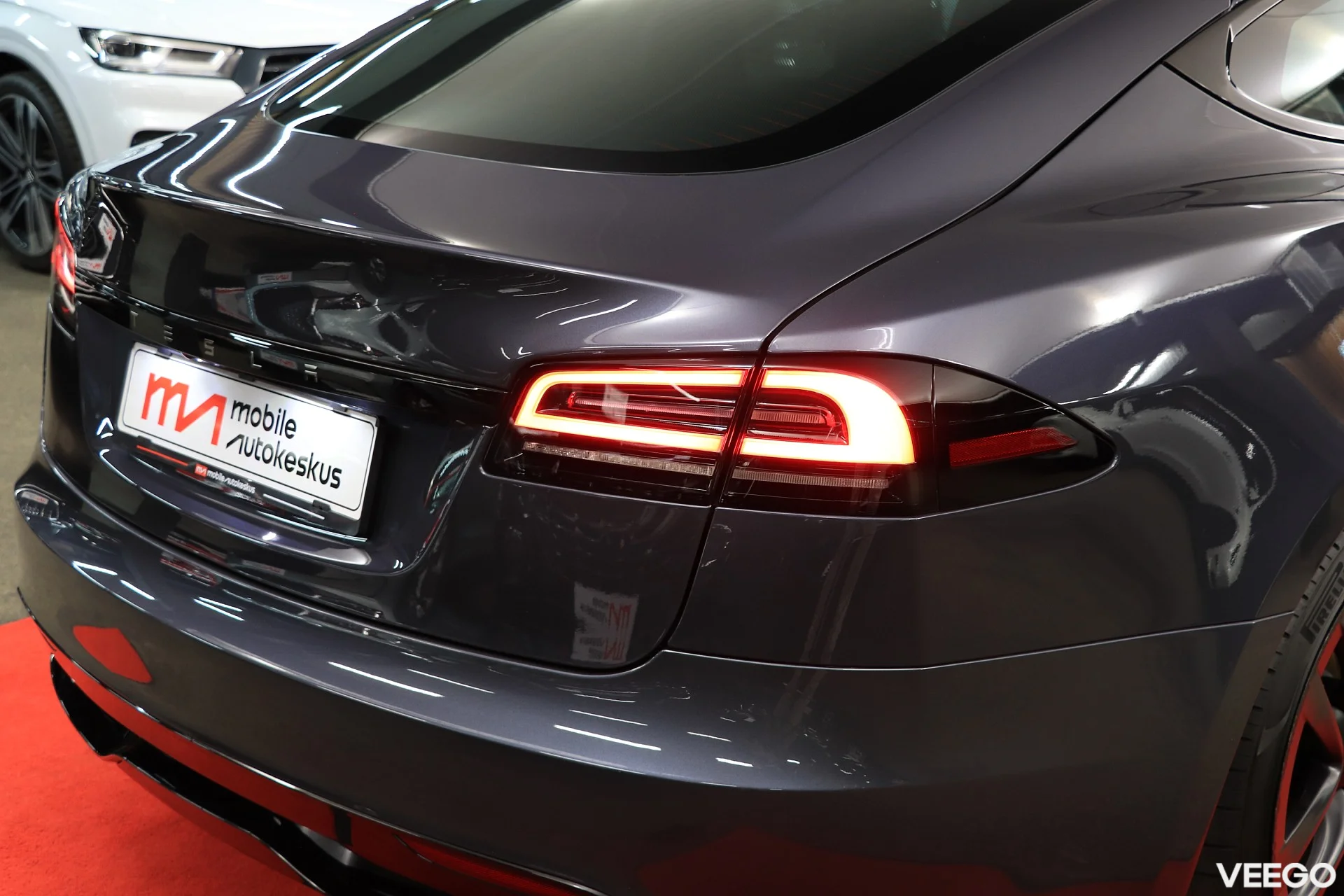 Tesla MODEL S 0.0 493kW