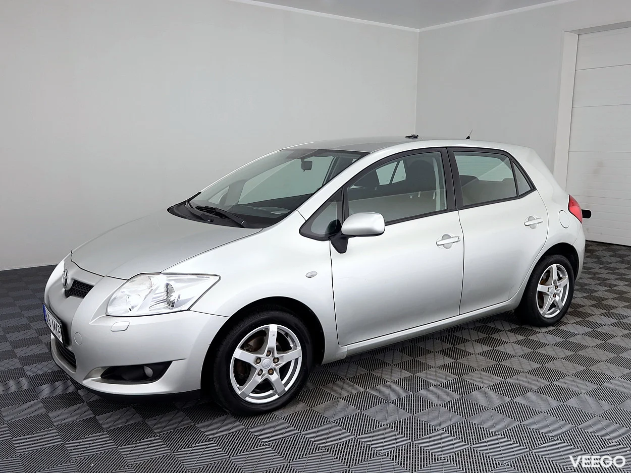 Toyota Auris 1.6 91kW
