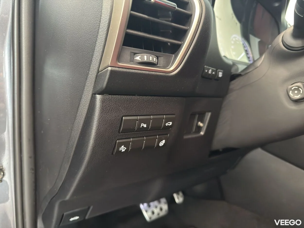 Lexus NX 300h 114kW