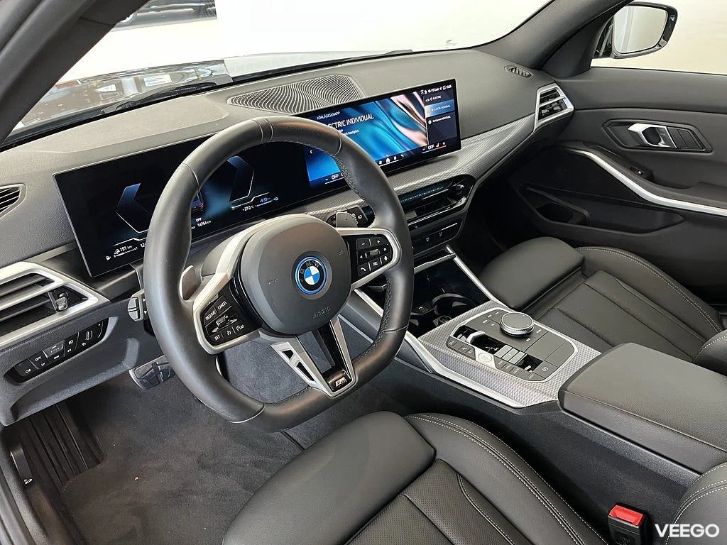 BMW 330 xDrive Touring M Sport Pro Drag Rattvärme Park Assist 0kW