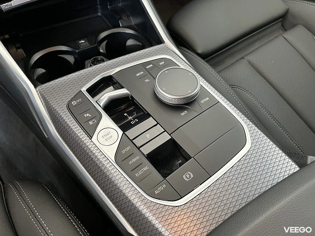 BMW 330 xDrive Touring M Sport Pro Drag Rattvärme Park Assist 0kW