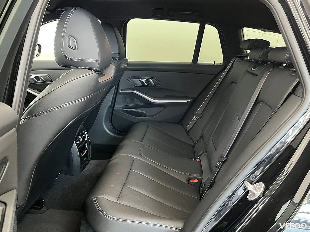 BMW 330 xDrive Touring M Sport Pro Drag Rattvärme Park Assist 0kW