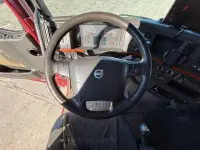 Volvo FH 480 CHASSIS L=7403 mm  353kW thumbnail