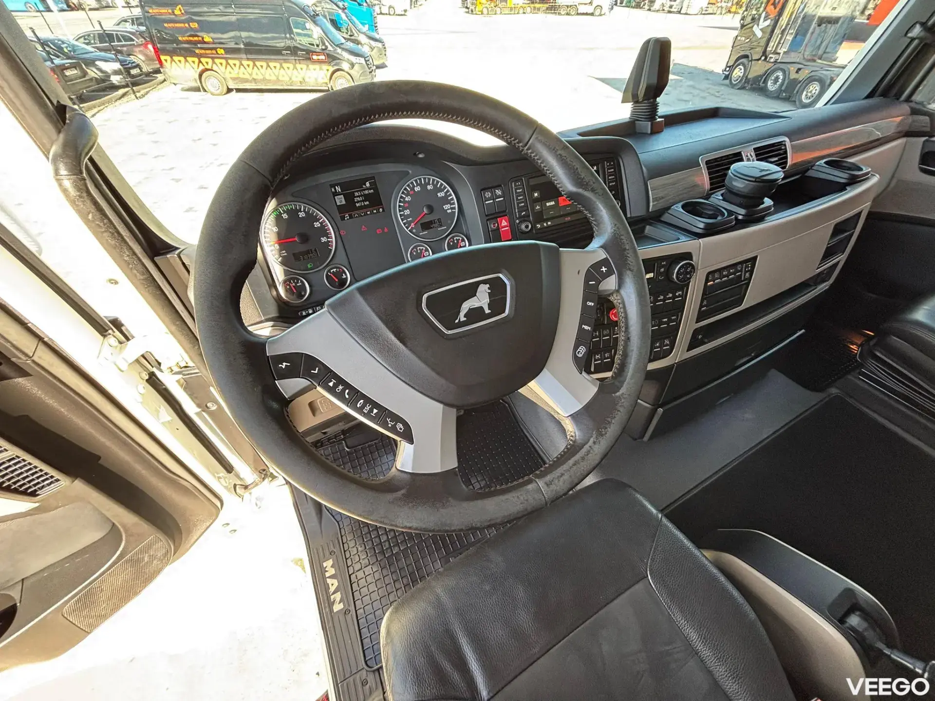 MAN TGX FULL STEEL / INTARDER / BOX L=4667 mm  471kW