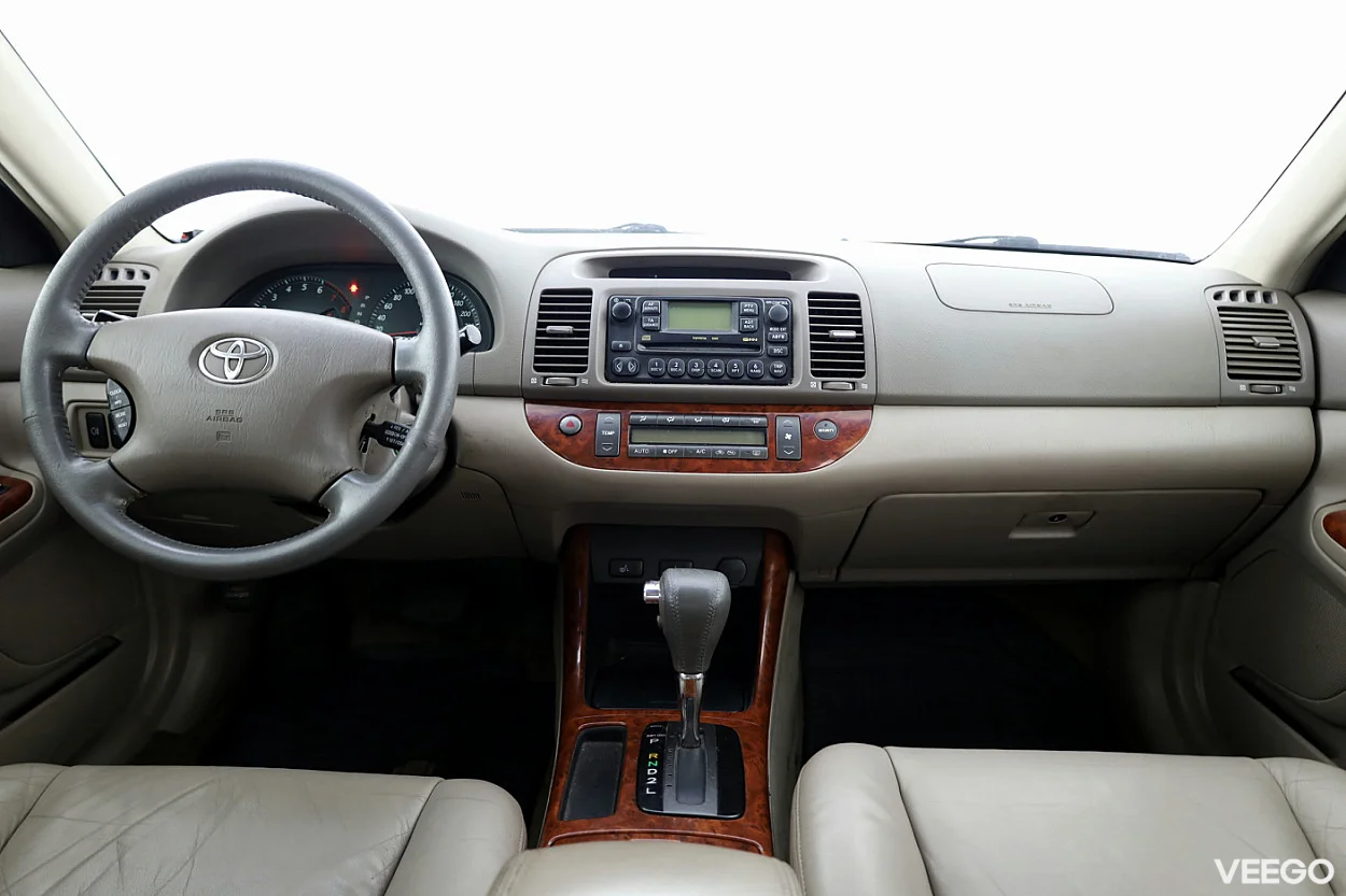 Toyota Camry 2.4 112kW