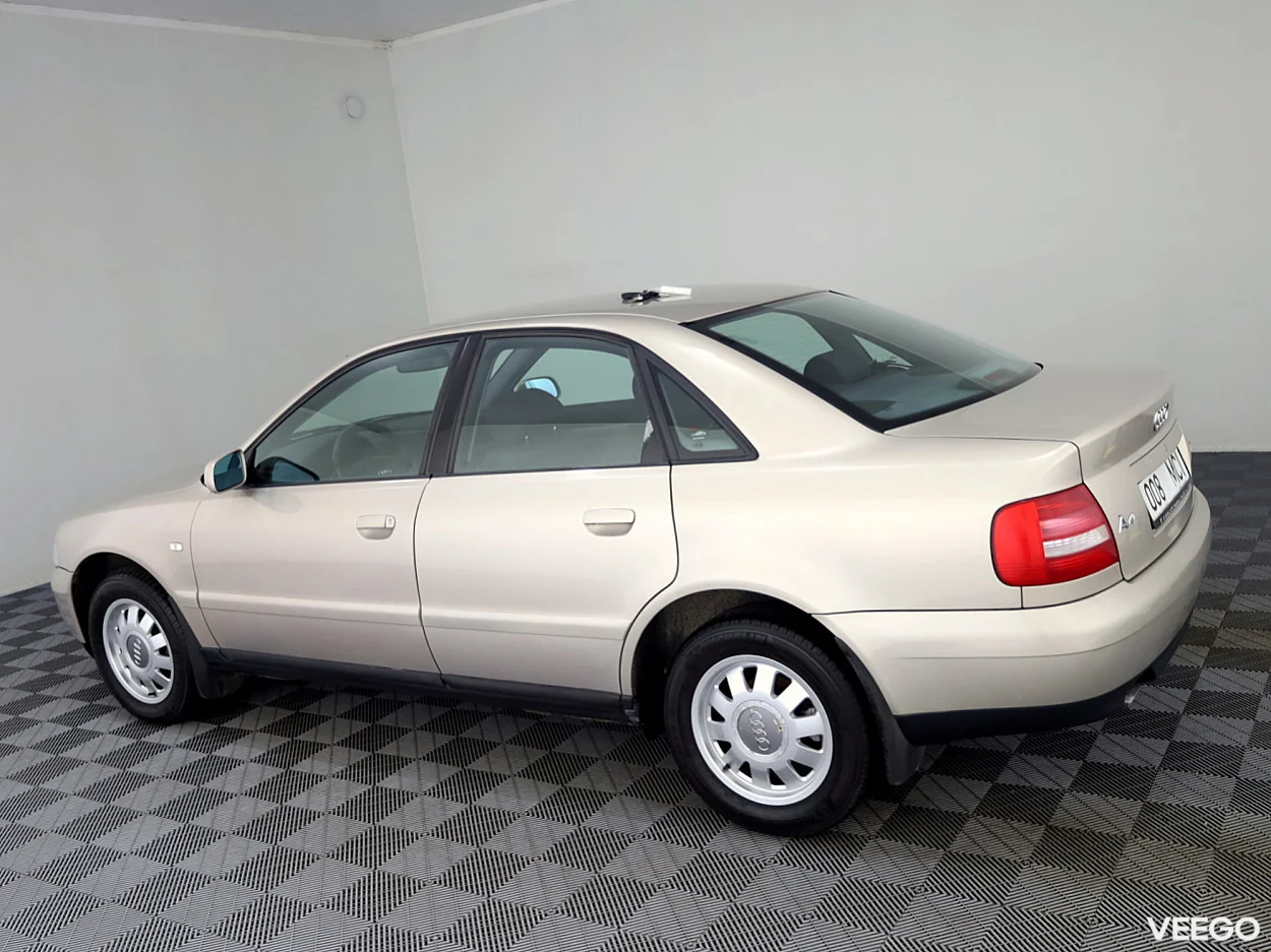 Audi A4 1.6 74kW