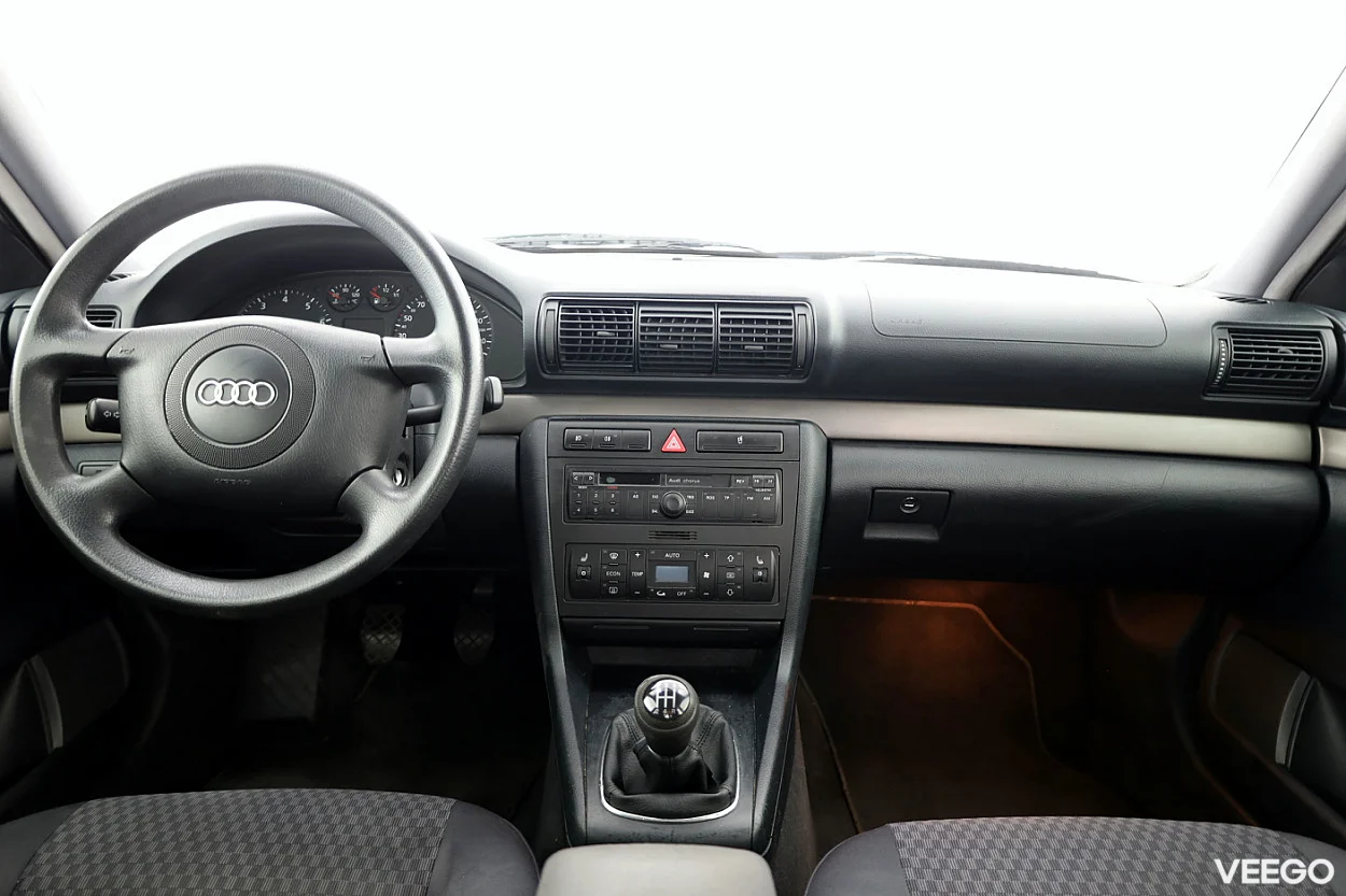 Audi A4 1.6 74kW