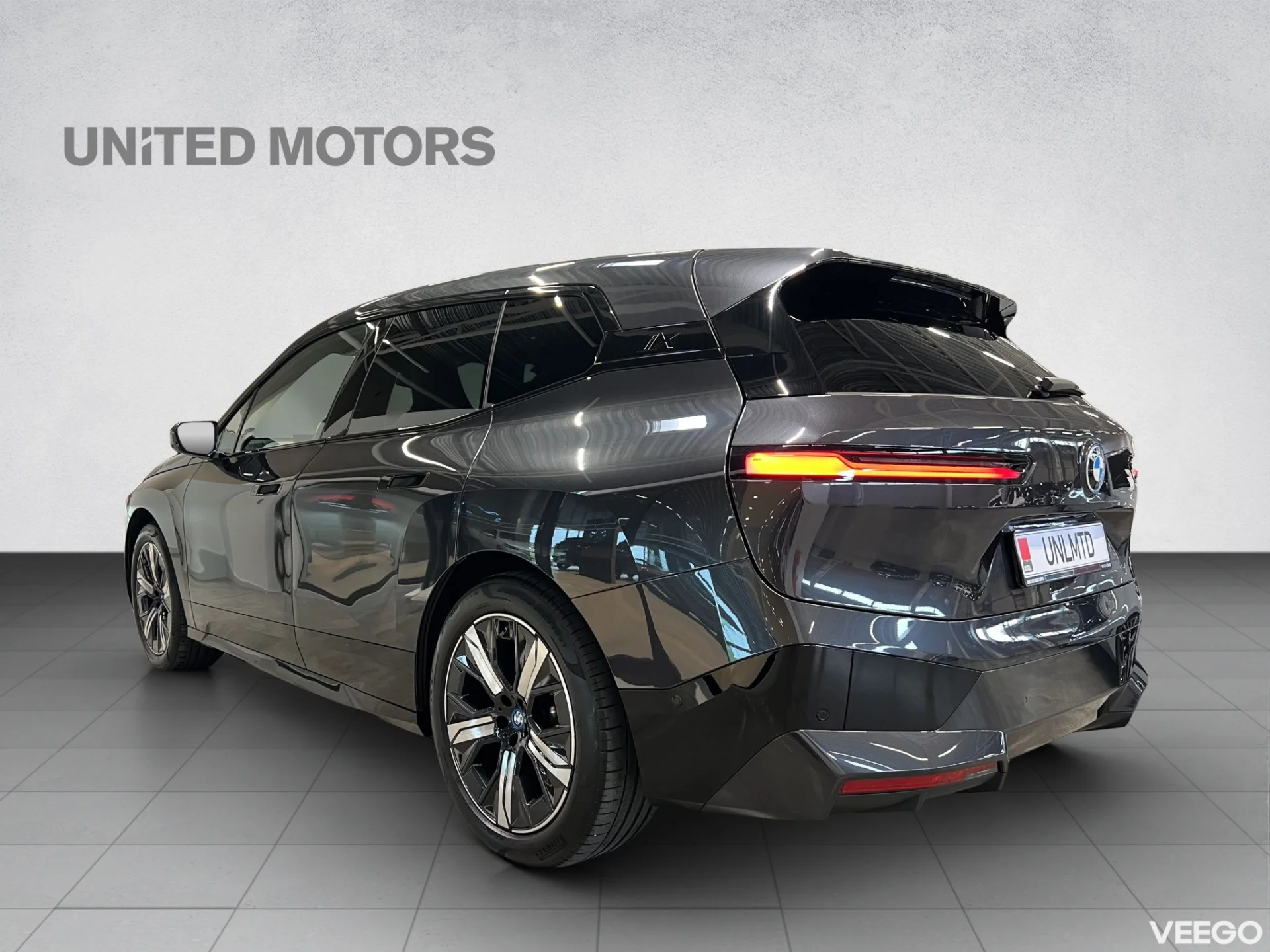 BMW iX Sportpakett 240kW