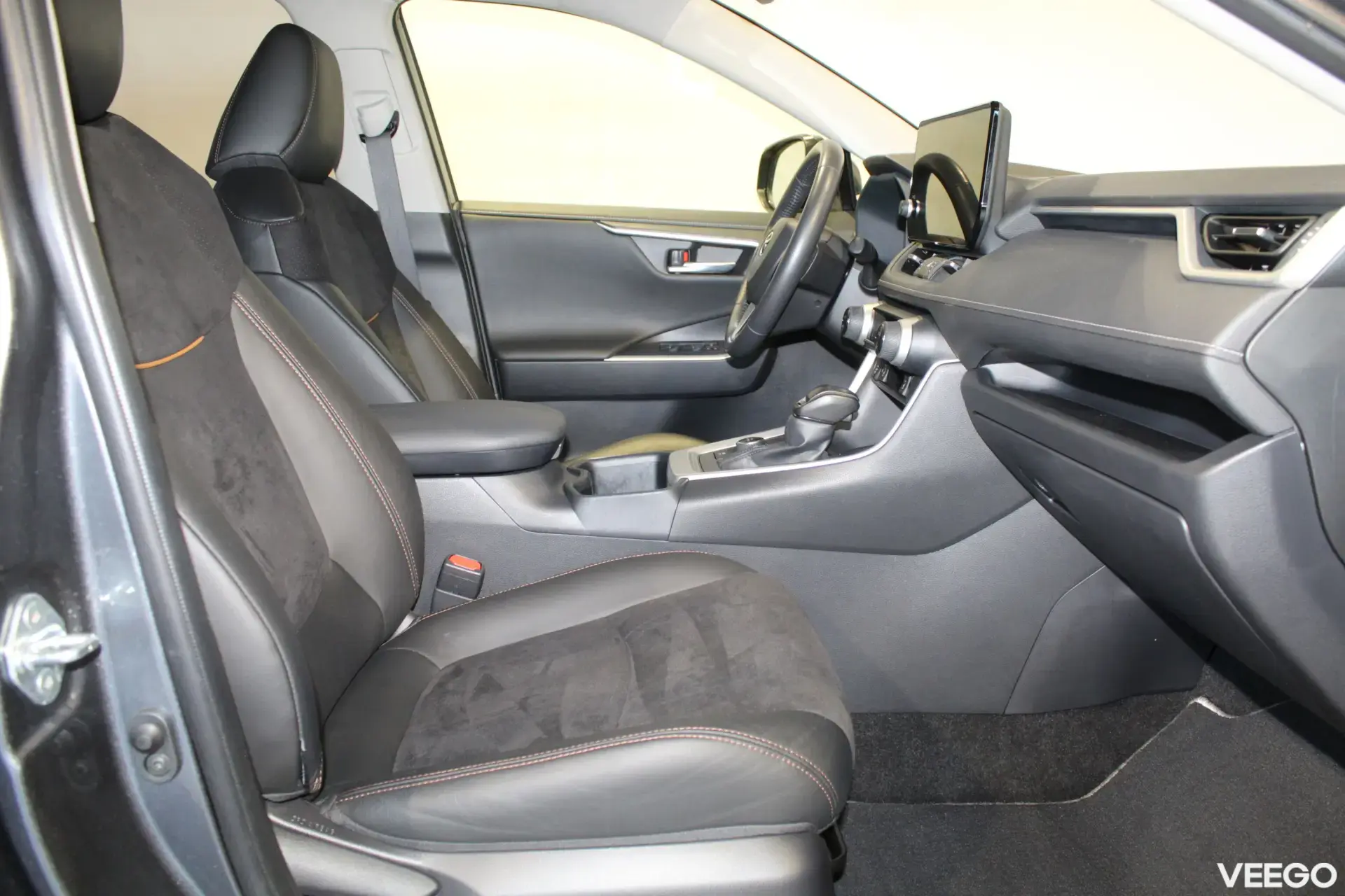 Toyota RAV4 Luxury Plus 4WD 2.5 131kW
