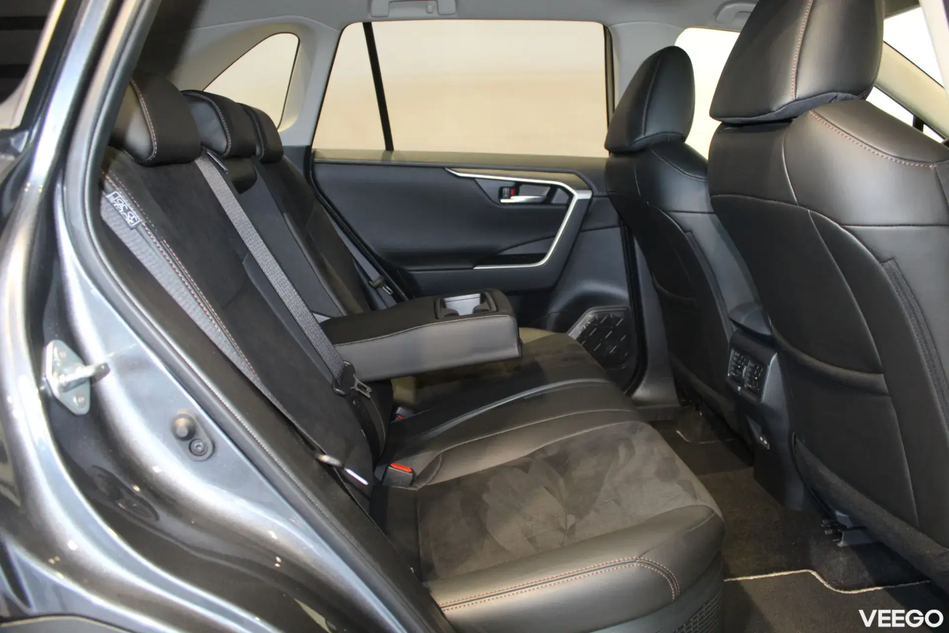 Toyota RAV4 Luxury Plus 4WD 2.5 131kW