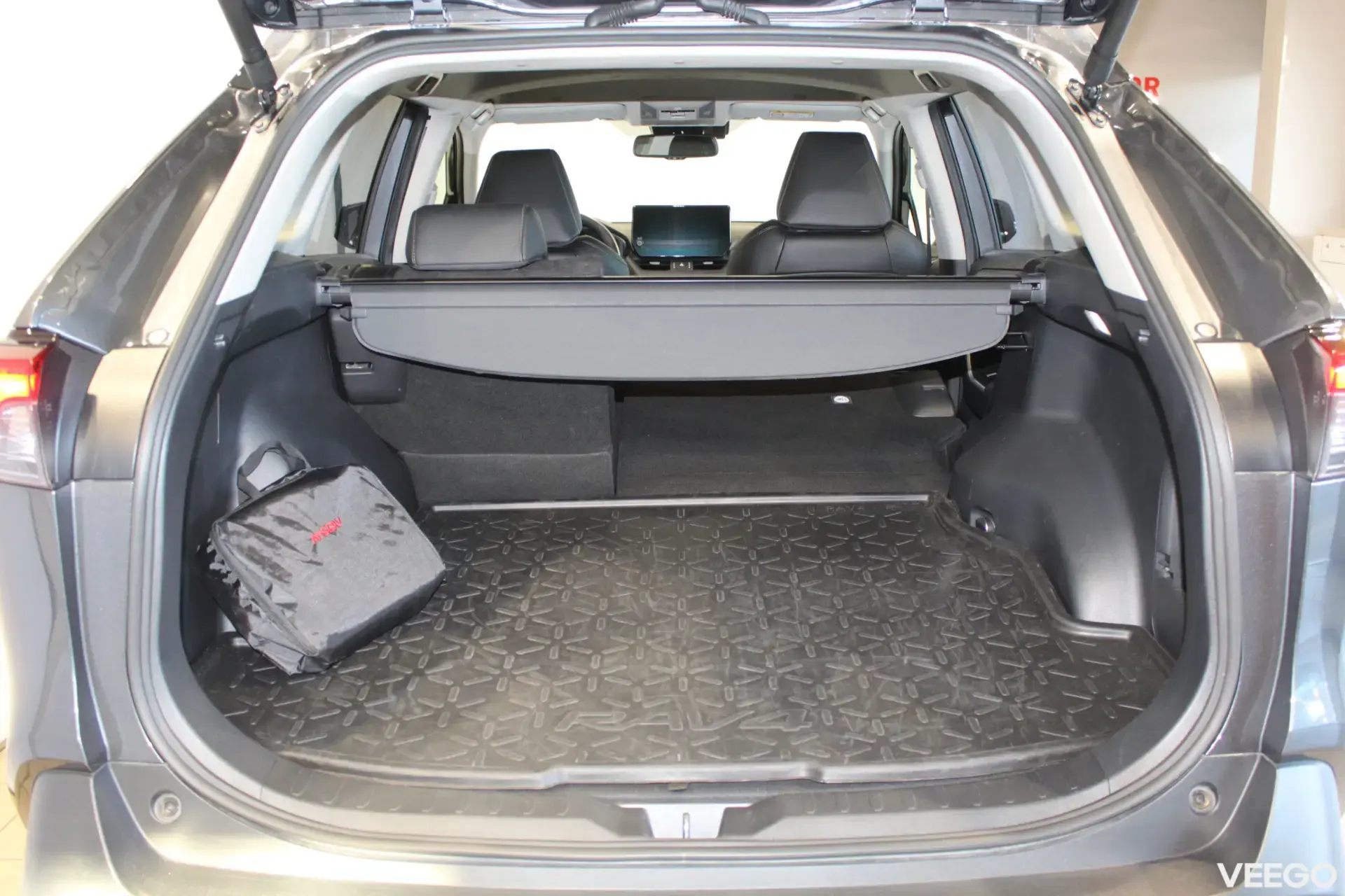 Toyota RAV4 Luxury Plus 4WD 2.5 131kW